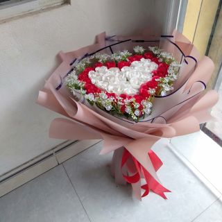 Bó  hoa sáp  hình trái tim