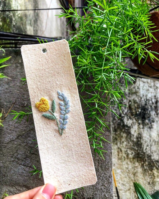 Bookmark thêu tay
