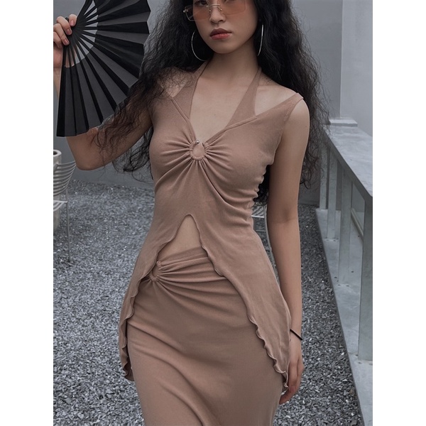 Áo Nâu Xẻ Tà