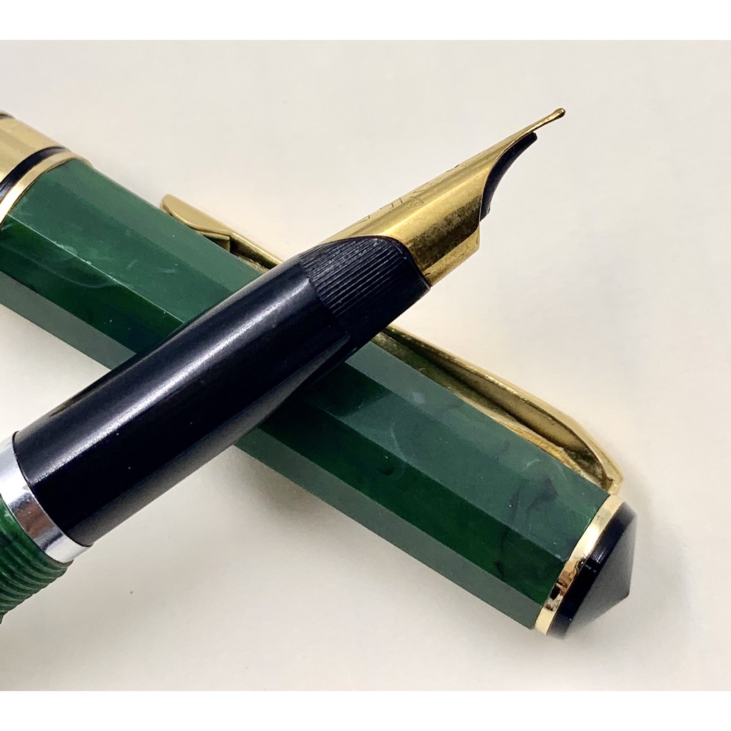 Bút cổ bút máy Wingsung Lucky 2007, mua kèm ống mực.