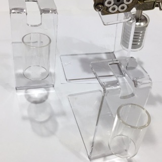 Kệ để máy xăm hình
