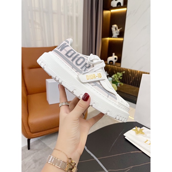 Giày thể thao nữ dáng bánh mì lưỡi cao su dài thương hiệu Dior CD da thật cao cấp