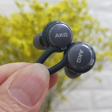 [Mã ELFLASH5 giảm 20K đơn 50K] Tai nghe AKG S9 chính hãng, kèm bộ núm tai nghe - Beetech