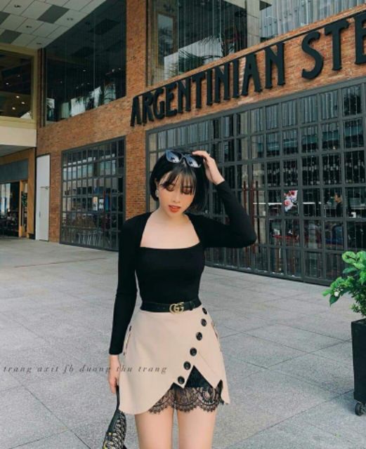 Áo thun cổ vuông xỏ ngón