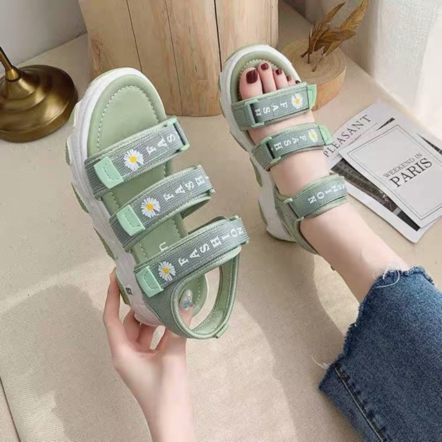 Sandal nữ 3 quai dán hoa cúc siêu đẹp