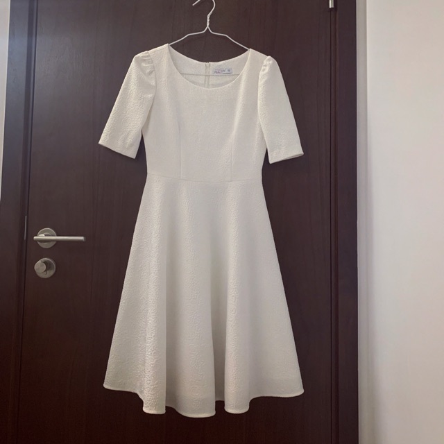 Thanh lý váy thiết kế size S
