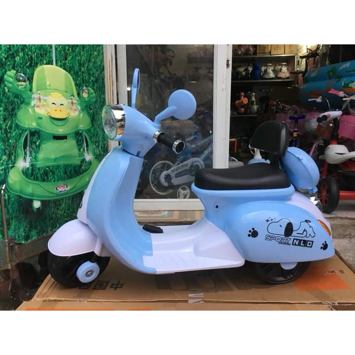 Xe máy điện dáng Vespa cho bé