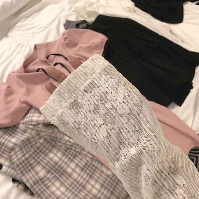 Áo khoác ren hoa tay dài xẻ ống nữ tính siêu xinh siêu xinh