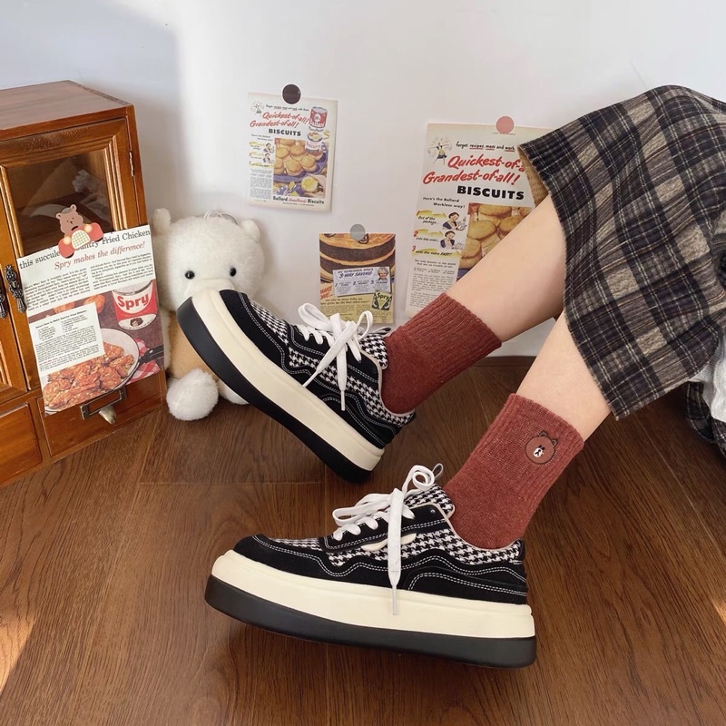 Giày thể thao nữ kẻ new nibox