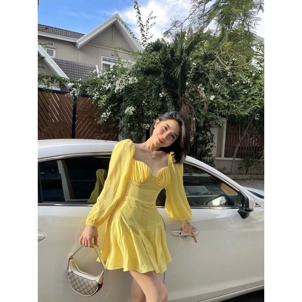 Đầm xoè tay phồng phối ren vàng