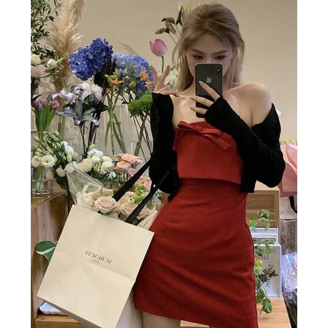 SET ĐẦM ỐNG ĐỎ ĐÍNH NƠ NGỰC KÈM KHOÁC CROP ĐEN