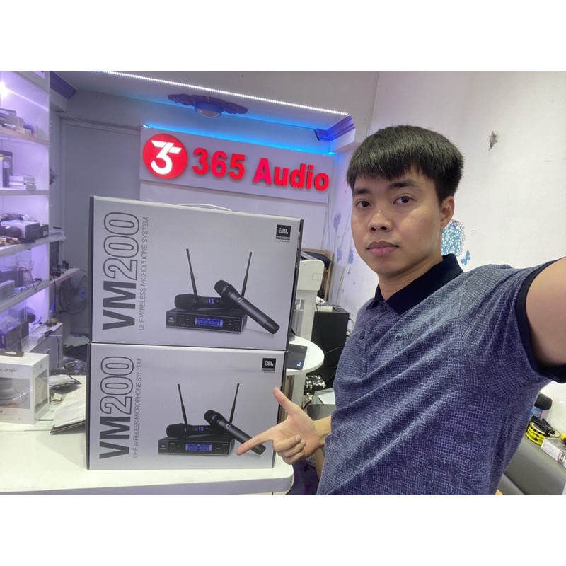 Micro không dây JBL VM200
