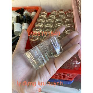 Ly thủy tinh đựng lưu huỳnh