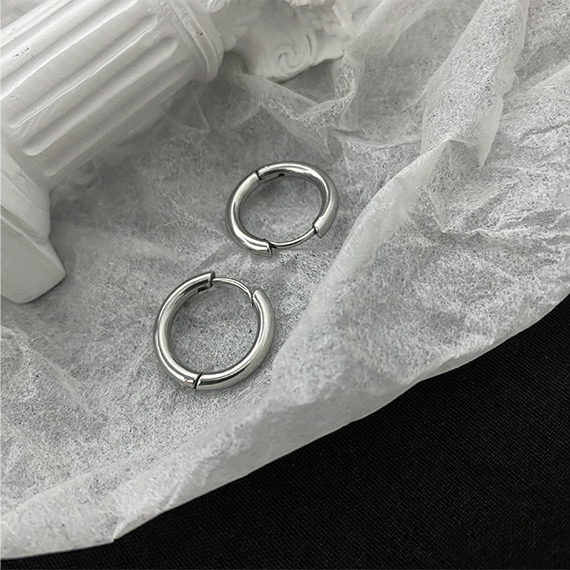 Bông Tai Tròn Nhỏ Không Gây Dị Ứng Thiết Kế Cá Tính