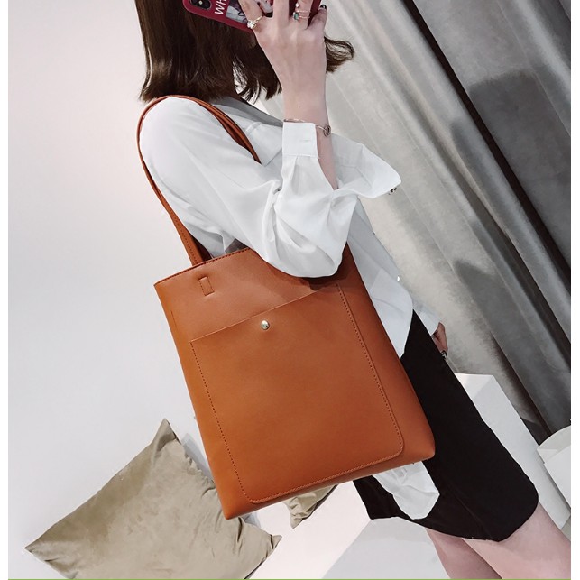 [Sẵn nâu/trắng có video] Túi tote da trơn đeo vai có ngăn ngoài tiện lợi (tặng kèm móc treo) - P003 | BigBuy360 - bigbuy360.vn