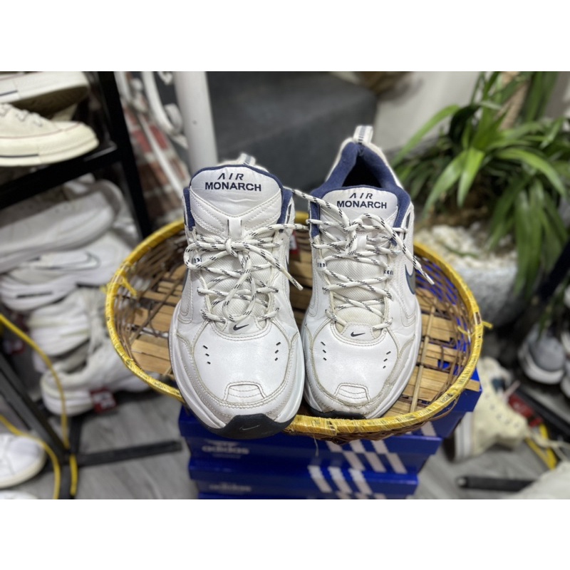 GIÀY NIKE AIR MONARCH