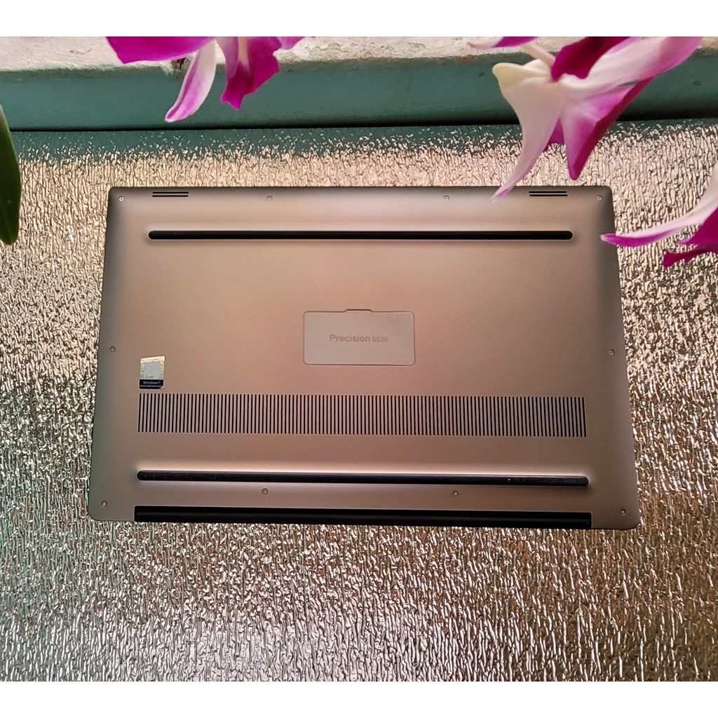 Laptop Dell Precision 5520 l Core i7-7820HQ l RAM 16G l SSD 512G l Màn hình 15'6 FHD  HÀNG ĐẸP 99%