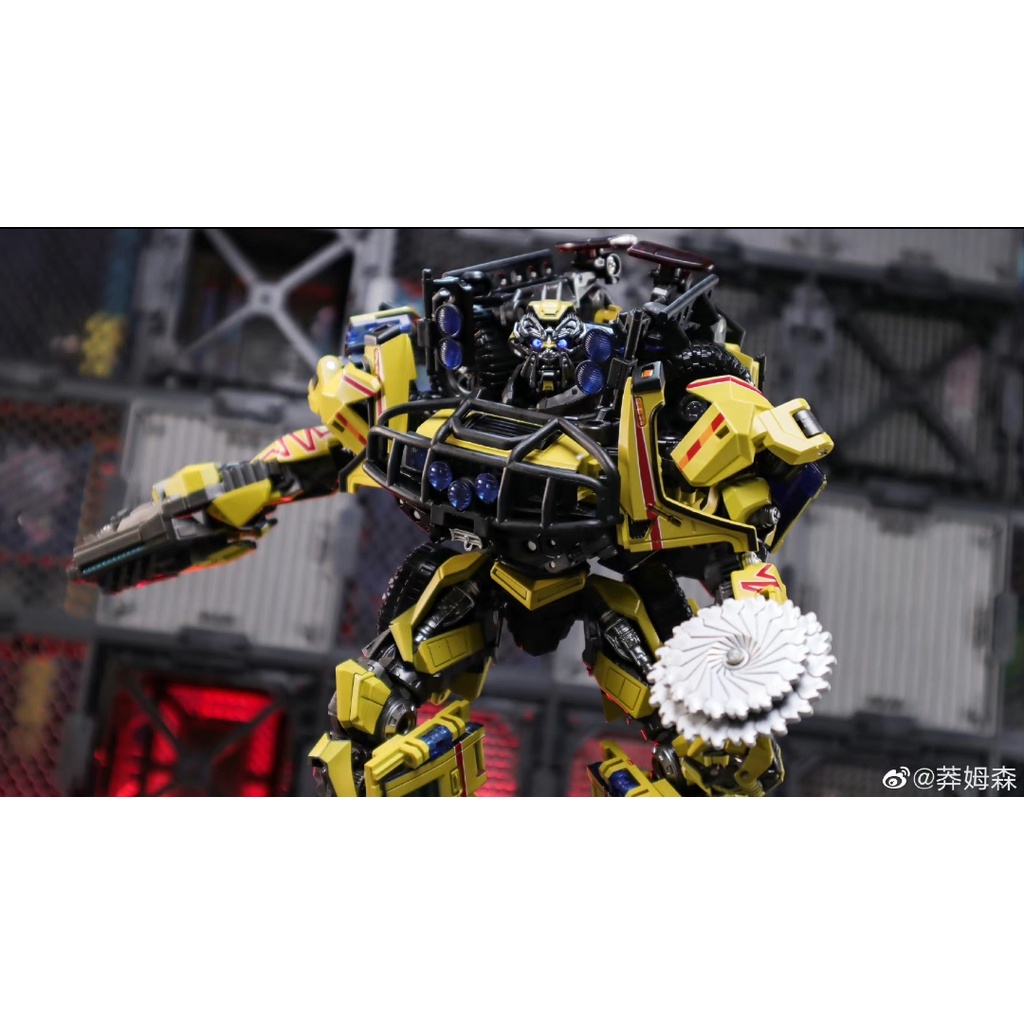 Mô hình transformers Ratchet T-11 - MPM11KO Oversized T11