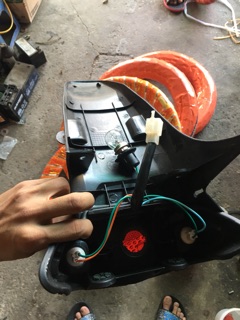 Dè sau wave và cụm đuôi đèn