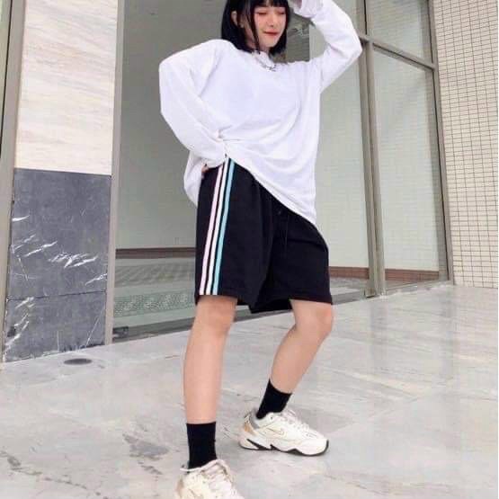 Quần Đùi Nữ 3 Sọc Chất Da Cá Mềm Mịn Form Rộng Mặc Đẹp Phù Hợp Đi Chơi, Thể Thao Thoải Mái [NEW UNISEX]