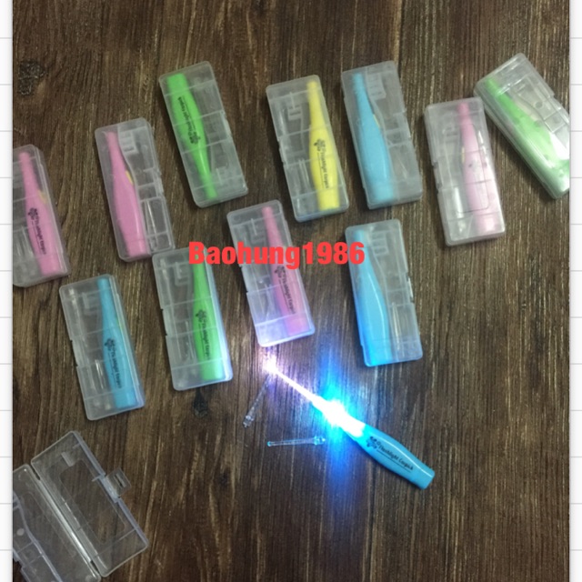 Bộ lấy ráy tai cho bé có đèn