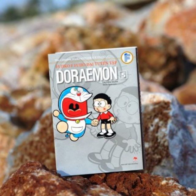 Sách - Đại tuyển tập truyện ngắn Doraemon