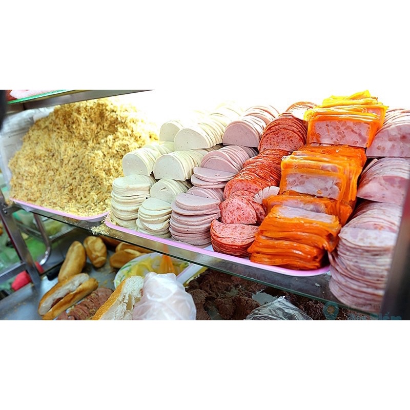Bánh mì thịt đặc biệt nóng giòn thơm ngon