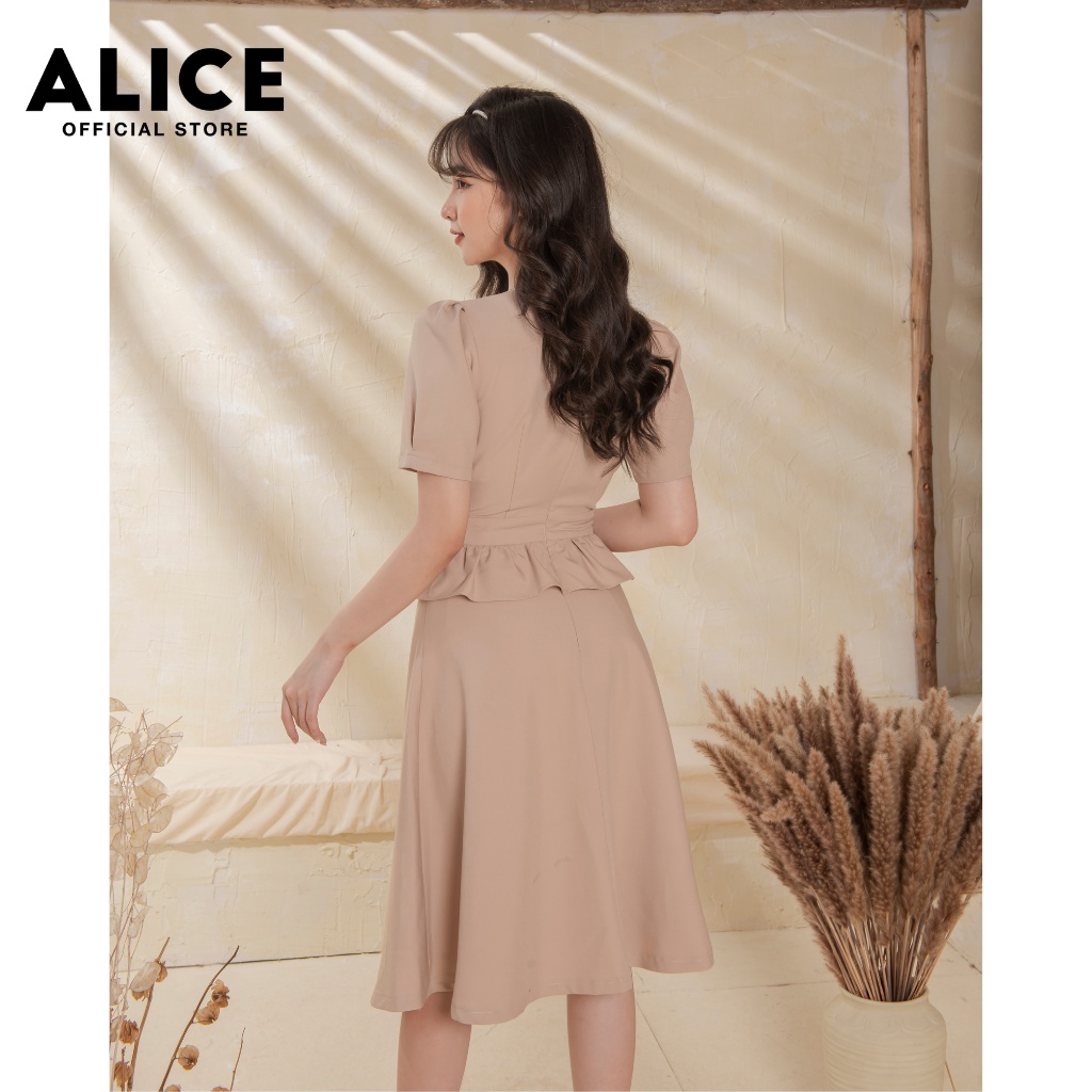 Đầm Công Sở Dáng Xòe ALICE V705, Đầm Thiết Kế Eo Bánh Bèo Dáng Sơ Mi Cổ Tròn Tay Ngắn Độc Đáo