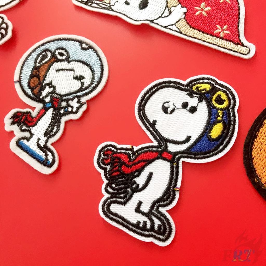 Huy Hiệu Thêu Áo Hình Snoopy S-7