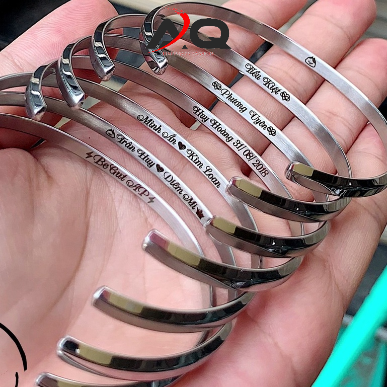 Khắc tên Vòng tay titan Dvv cặp đôi nam nữ lắc tay Vòng Cuff bằng thép titan không gỉ thiết kế đơn giản thanh lịch