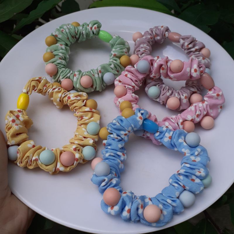 Cột tóc Scrunchies hoa cúc đính hạt tròn siêu xinh