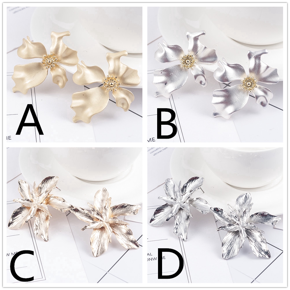 Đôi khuyên tai kim loại tạo hình hoa thời trang cho nữ