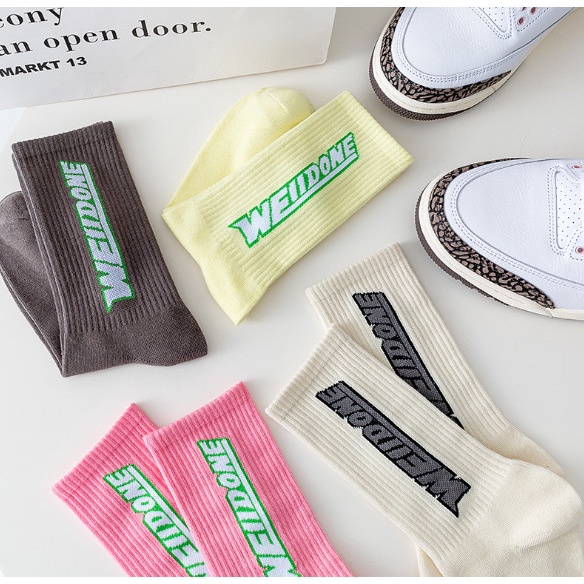 Vớ Tất cao cổ chữ WELLDONE Nam Nữ phong cách trẻ trung, năng động.