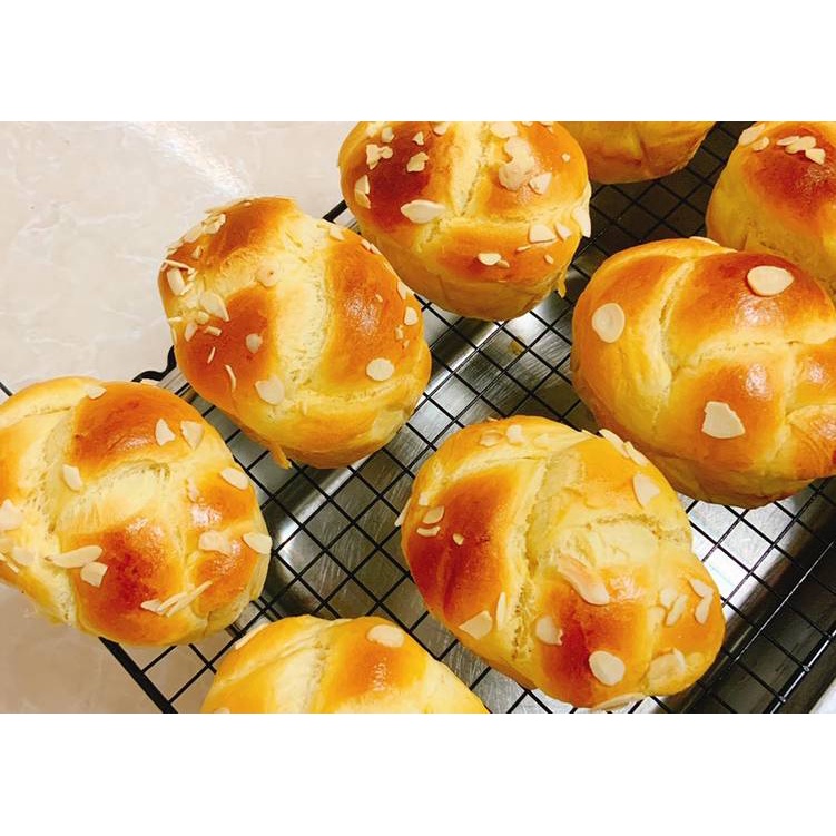 banh mi hoa cuc home made