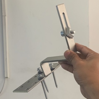 Bát mái ngói lắp đặt pin năng lượng mặt trời