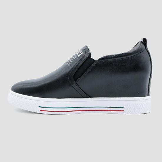 Giày slip on nữ Aokang màu đen đế độn 182432093