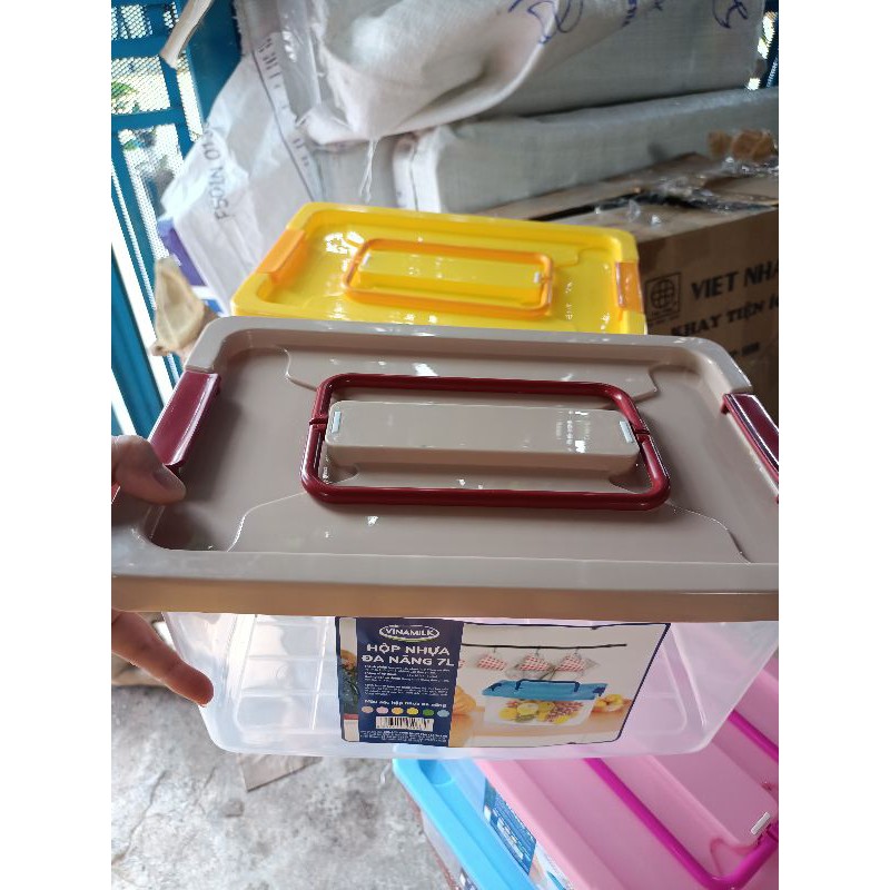 HỘP NHỰA NẮP GÀI 7 LÍT QUÀ TẶNG TỪ VINAMILK. | BigBuy360 - bigbuy360.vn