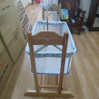 Nôi gỗ đưa tay( Không điện)