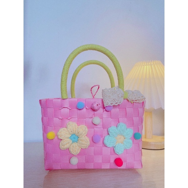 Túi xách Đan kèm hoa len xinh xắn