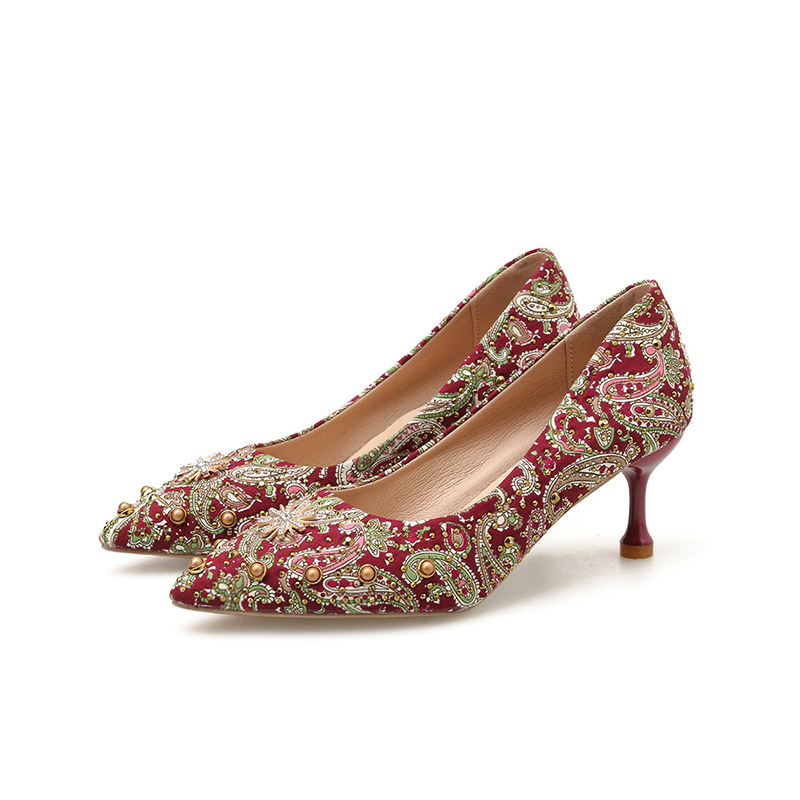 Giày cao gót mũi nhọn nữ thêu đỏ thanh lịch phong cách Trung Quốc