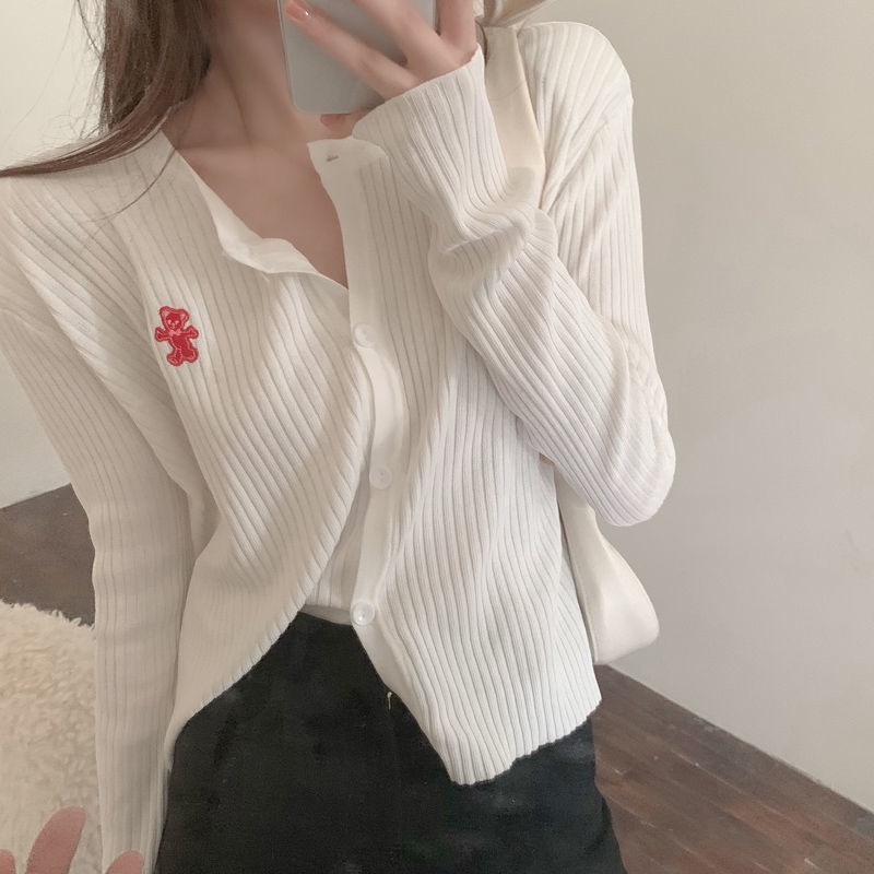 Áo khoác cardigan dệt kim mỏng tay dài thiết kế ngắn thêu hình chú gấu xinh xắn