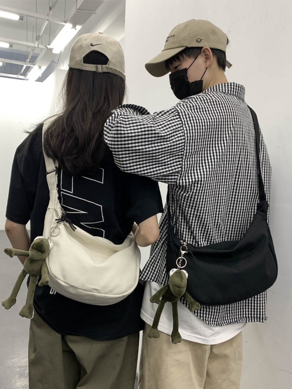 Túi tote bán nguyệt vải canvas đeo chéo đi hoc unisex  phong cách ulzzang thời trang cao cấp BN021