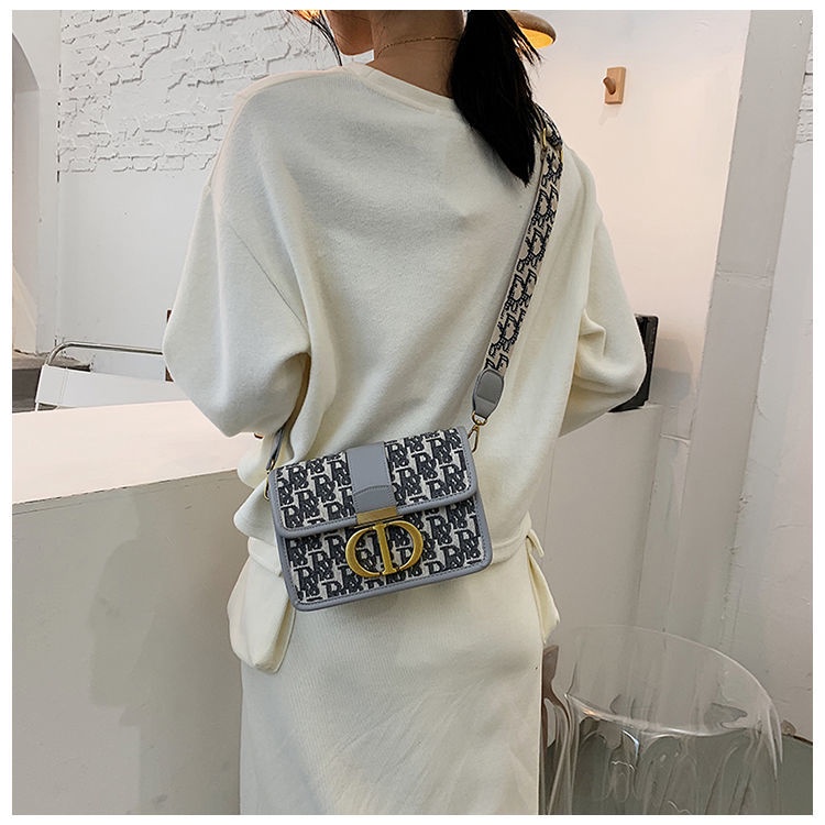 Túi Xách Dior Dáng Vuông Nhỏ Thêu Họa Tiết Thời Trang Sang Trọng Cho Nữ 2022