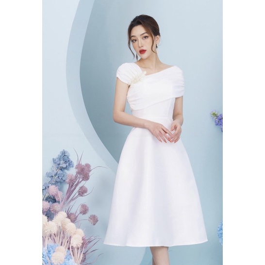 Đầm WAYO dự tiệc lệch vai 2 màu trắng đen sang trọng
