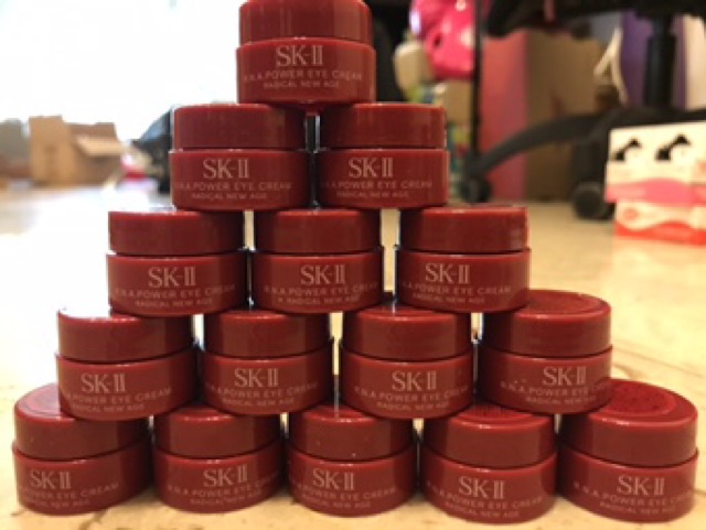 (Mẫu mới)Kem dưỡng mắt chống lão hoá Skii Skinpower mini 2,5g | BigBuy360 - bigbuy360.vn