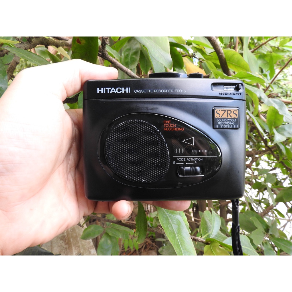 Máy nghe nhạc Cassette Hitachi TRQ-5 có loa ngoài kiểu máy lạ đẹp nhỏ gọn