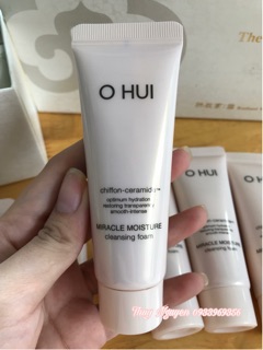Sữa rửa mặt chống lão hoá da OHUI MIRACLE MOISTURE