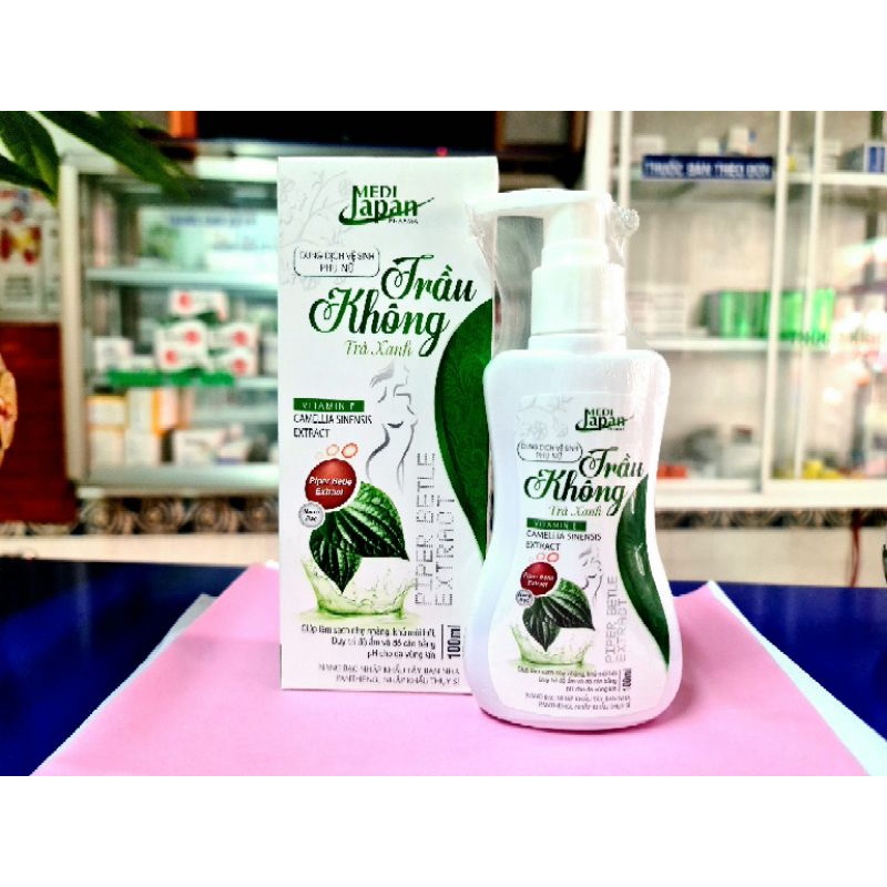 Dung dịch vệ sinh phụ nữ Trầu không và trà xanh