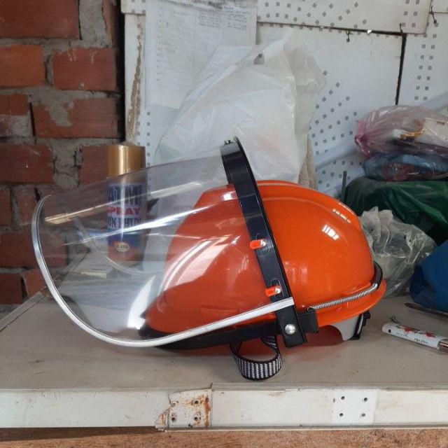 Mũ bảo hộ cả đầu có kính bảo vệ mặt trong suốt giá tri ân 92k