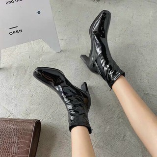 boots da bóng gót dẹt vuông